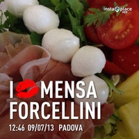 รูปภาพถ่ายที่ Mensa Forcellini โดย Andrea C. เมื่อ 7/9/2013