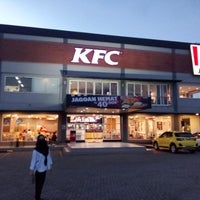 Photo taken at KFC by Rendesqa W. on 11/13/2023