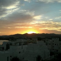 Das Foto wurde bei Hotel Victoria Ibiza von Miguel Á. E. am 9/17/2012 aufgenommen