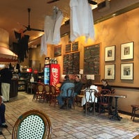 รูปภาพถ่ายที่ City Coffee House &amp;amp; Creperie โดย Leslie เมื่อ 10/25/2017