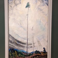 Foto diambil di Vancouver Art Gallery oleh J L. pada 5/4/2024