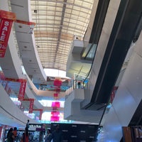 Foto diambil di Centre Square Mall oleh Srijan C. pada 4/30/2022