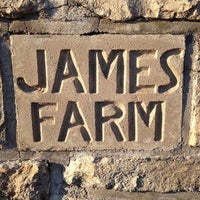 Foto tirada no(a) Jesse James Farm and Museum por Dave P. em 9/25/2013
