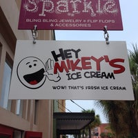Foto tirada no(a) Hey Mikey’s Ice Cream por Crystal H. em 7/20/2014