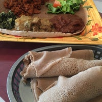 4/30/2018 tarihinde Aaron A.ziyaretçi tarafından Abyssinia Ethiopian Restaurant'de çekilen fotoğraf