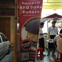 Photo prise au Stacks Burger par Yen Lin Y. le4/22/2013