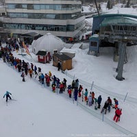 Photo taken at 苗場スキー場 第2ゴンドラ by T on 3/20/2022
