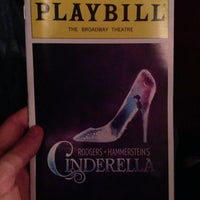 4/17/2013 tarihinde Kyle R.ziyaretçi tarafından Cinderella on Broadway'de çekilen fotoğraf