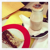 9/10/2013 tarihinde eat 2.ziyaretçi tarafından Mi Amor Café'de çekilen fotoğraf