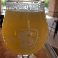 Foto tirada no(a) House of Pendragon Brewing Co. por Michael B. em 5/8/2022