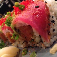 รูปภาพถ่ายที่ Sushi Queen โดย S Kehinde เมื่อ 12/12/2013