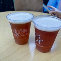 Photo taken at Sixpoint Brewery by Jin K. on 9/4/2021