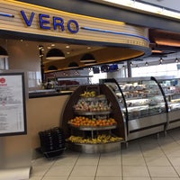 รูปภาพถ่ายที่ Vero Restaurant โดย VeronicaEM เมื่อ 6/18/2015