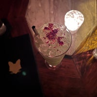 Foto diambil di The Fox Bar &amp;amp; Cocktail Club oleh Stacey pada 5/29/2023