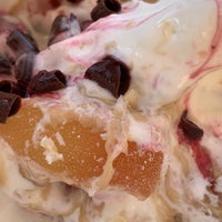 8/11/2020에 Dragos M.님이 YAOURTAKI - Frozen Yogurt - Ice Cream - Coffee - Smoothie에서 찍은 사진