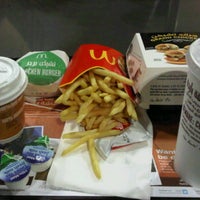 Photo taken at McDonald&amp;#39;s by Nnian R. on 11/13/2012