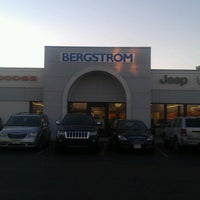 รูปภาพถ่ายที่ Bergstrom Chrysler Dodge Jeep Ram of Oshkosh โดย Joseph L. เมื่อ 12/4/2012