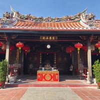 Photo taken at Cheng Hoon Teng Temple (青雲亭) by Tünde P. on 3/2/2020