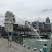 Photo taken at The Merlion by Poramate M. on 3/12/2015