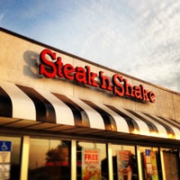 Photo taken at Steak &amp;#39;n Shake by Dave H. on 5/12/2013