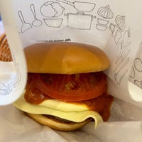 Photo taken at MOS Burger by Yoko K. on 5/7/2023