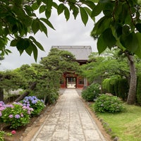Photo taken at Tokugan-ji Temple by 団子 on 6/23/2019