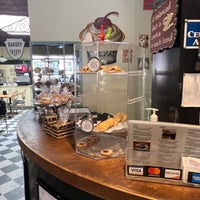 6/9/2022 tarihinde Vince L.ziyaretçi tarafından Sweet Treats Bakery'de çekilen fotoğraf