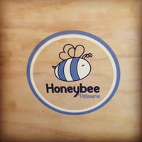Foto scattata a Honeybee Pâtisserie da Gordon il 6/14/2015