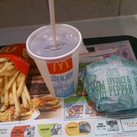 Photo taken at McDonald&amp;#39;s by Moto N. on 9/14/2012