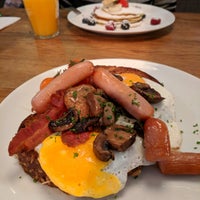 Photo taken at The Breakfast Club by Jure M. on 3/13/2018