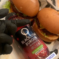 Photo taken at Black Star Burger by Yuliya🇷🇺 on 11/9/2019
