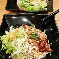 12/5/2013にrachael tanがRamen-Ten | Shin Tokyo Sushi™で撮った写真