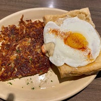 Photo taken at Snooze, an A.M. Eatery by Tim Y. on 1/13/2021