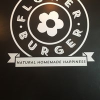 8/26/2018에 Kornelija G.님이 Flower Burger에서 찍은 사진