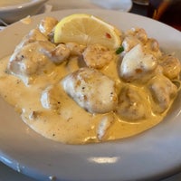 Photo taken at Henry&amp;#39;s Louisiana Grill by Kim S. on 12/31/2021
