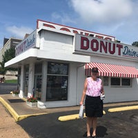 Photo taken at Donut Drive-In by Mark P. on 7/6/2019