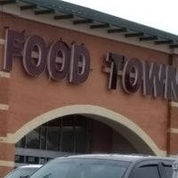Photo taken at Food Town by Kim Ber on 10/23/2018