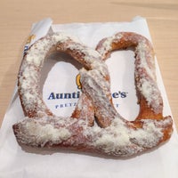Photo taken at Auntie Anne&amp;#39;s 池袋東口店 by ドロシー！ on 12/25/2013