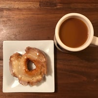 2/27/2018에 Kristen A.님이 YoYo Donuts &amp;amp; Coffee Bar에서 찍은 사진