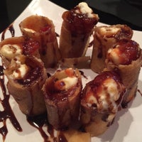 Das Foto wurde bei Naru Restaurant &amp;amp; Sushi Bar von Claudia S. am 9/22/2015 aufgenommen