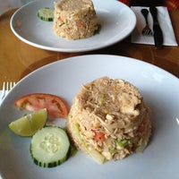 Das Foto wurde bei Sea Thai Restaurant von Stephanie N. am 2/2/2013 aufgenommen