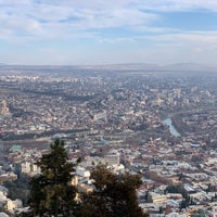 Photo taken at Tbilisi Observation Deck | თბილისის დაკვირვების ბაქანი by Deema A. AlZamil on 1/13/2019