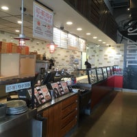Photo taken at Blaze Pizza by Luis Carlos D. on 10/25/2017