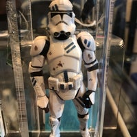 Foto tirada no(a) Rogue Toys por Forrest W. em 7/20/2017