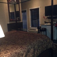 Foto tomada en Chateau Inn &amp;amp; Suites  por Jeanne Gigi L. el 12/4/2013