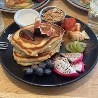 Foto tirada no(a) ANNA Pancakes Lichte Gaard | Breakfast &amp;amp; Lunch por Andrei em 7/29/2022