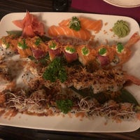 รูปภาพถ่ายที่ REUP Shabu Sushi Bar โดย 💎 เมื่อ 8/5/2018