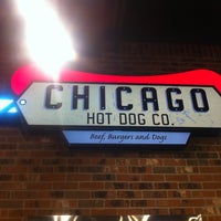 1/9/2013 tarihinde DJ MANDARKziyaretçi tarafından Chicago Hot Dog Co.'de çekilen fotoğraf