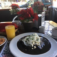 12/12/2016 tarihinde Ariana T.ziyaretçi tarafından Del Jardín Café-bar'de çekilen fotoğraf
