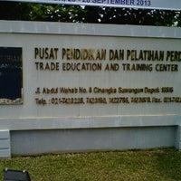 Pusat pendidikan dan pelatihan perdagangan